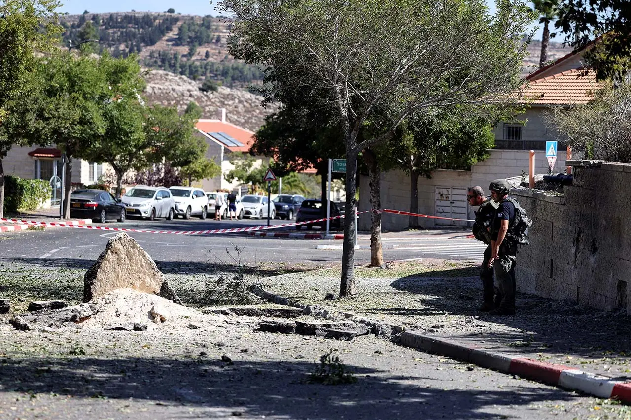 Dihantam Roket Hamas...