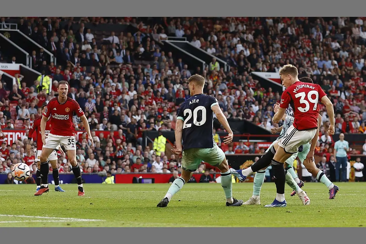 Scott McTominay Pahlawan...