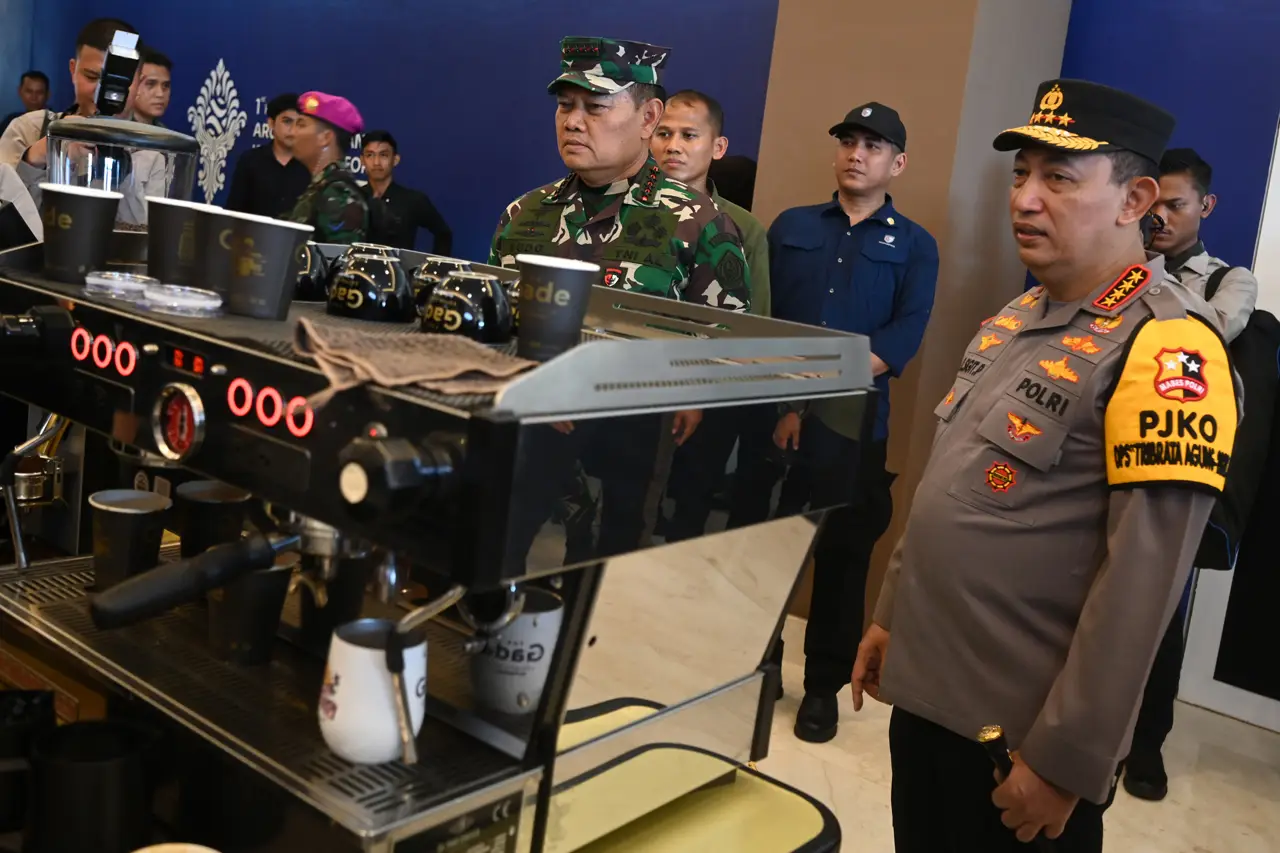 Panglima TNI dan Kapolri...