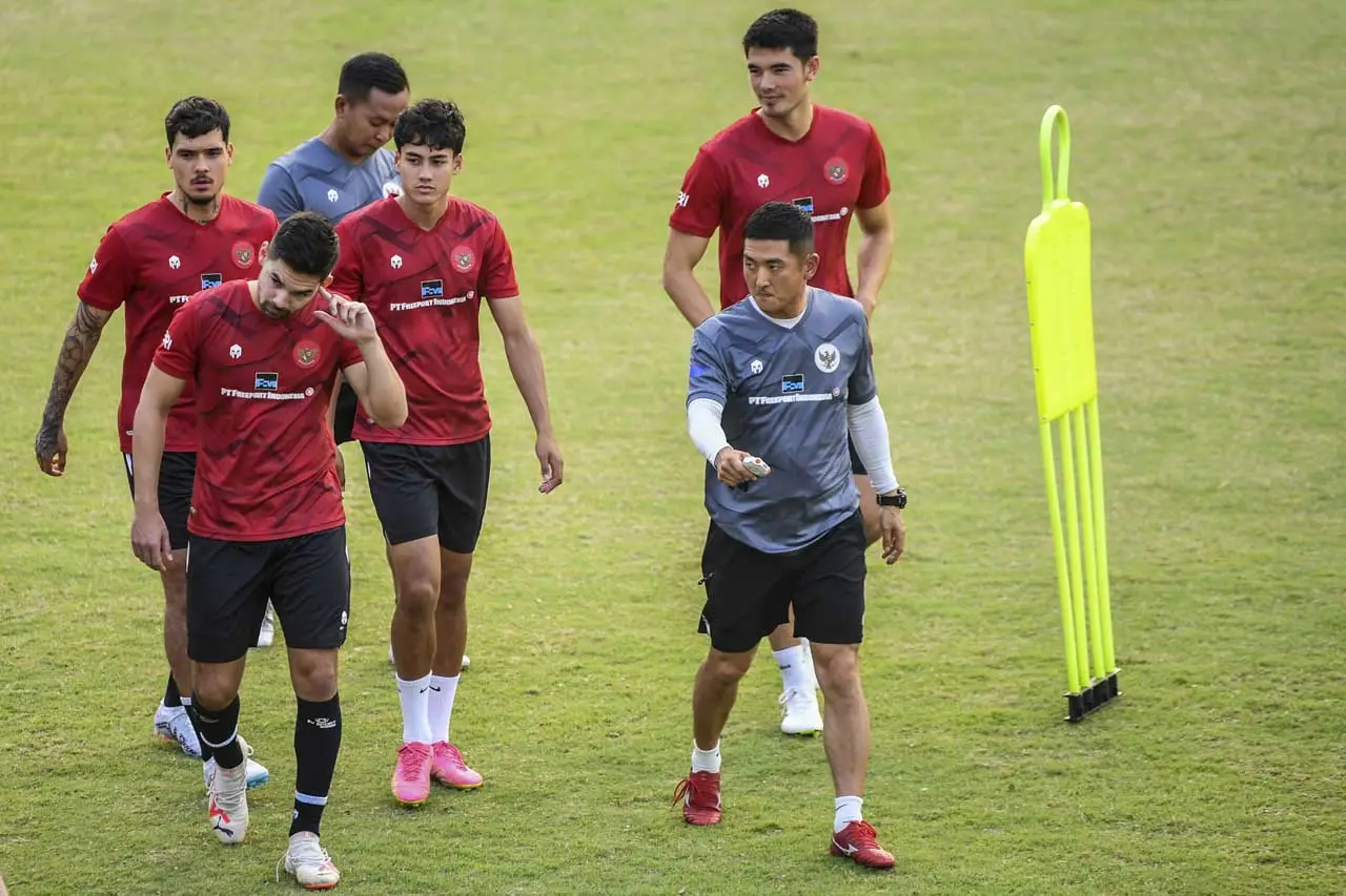 Latihan Timnas Indonesia...