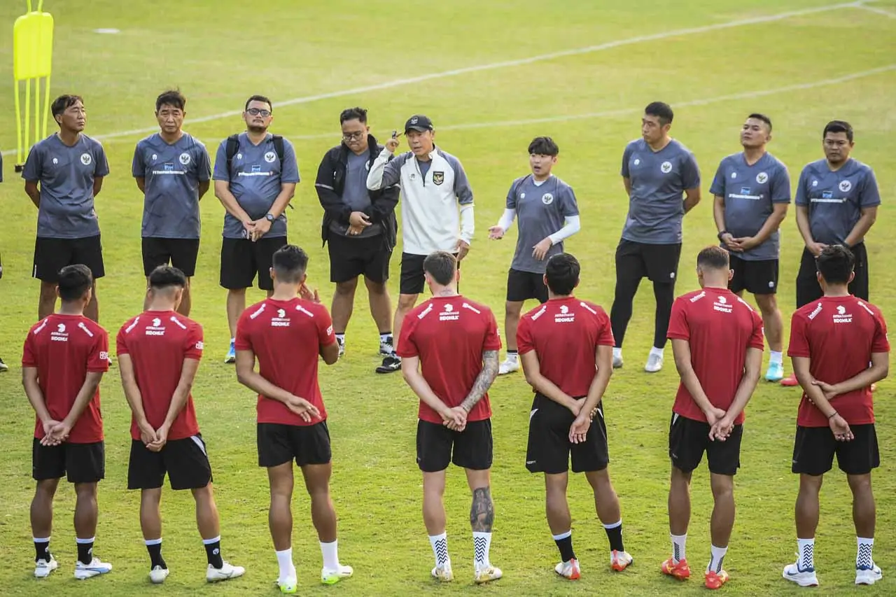 Latihan Timnas Indonesia...