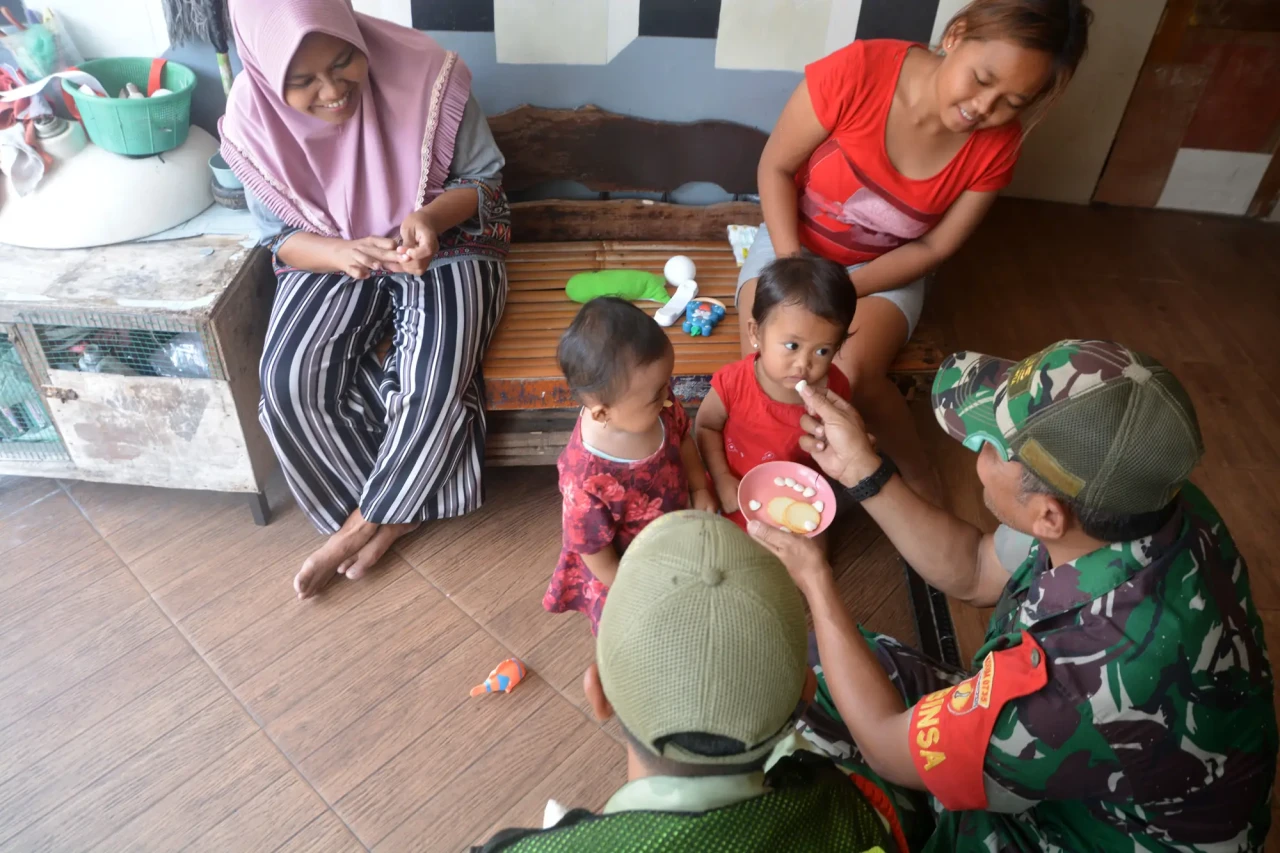 Babinsa Door to Door...