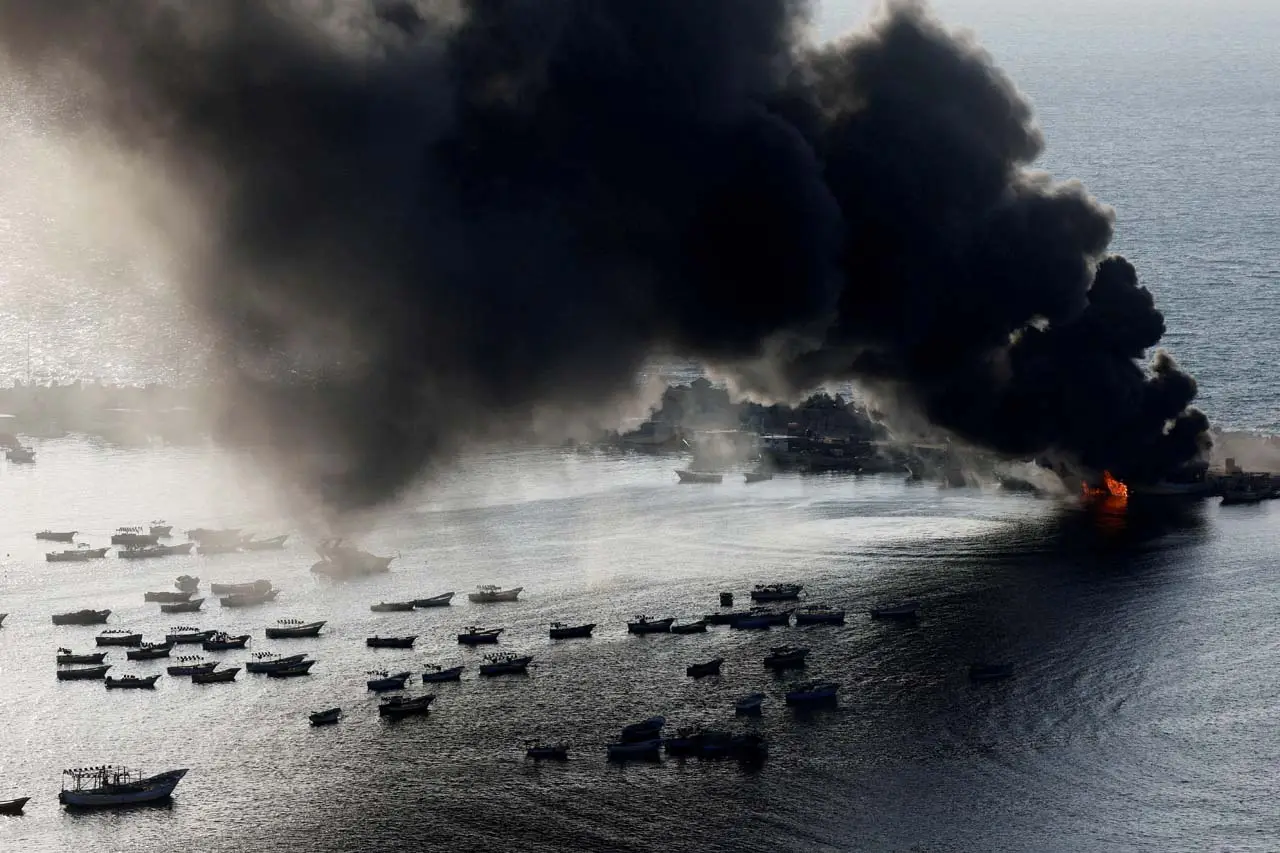 Israel Serang Pelabuhan...