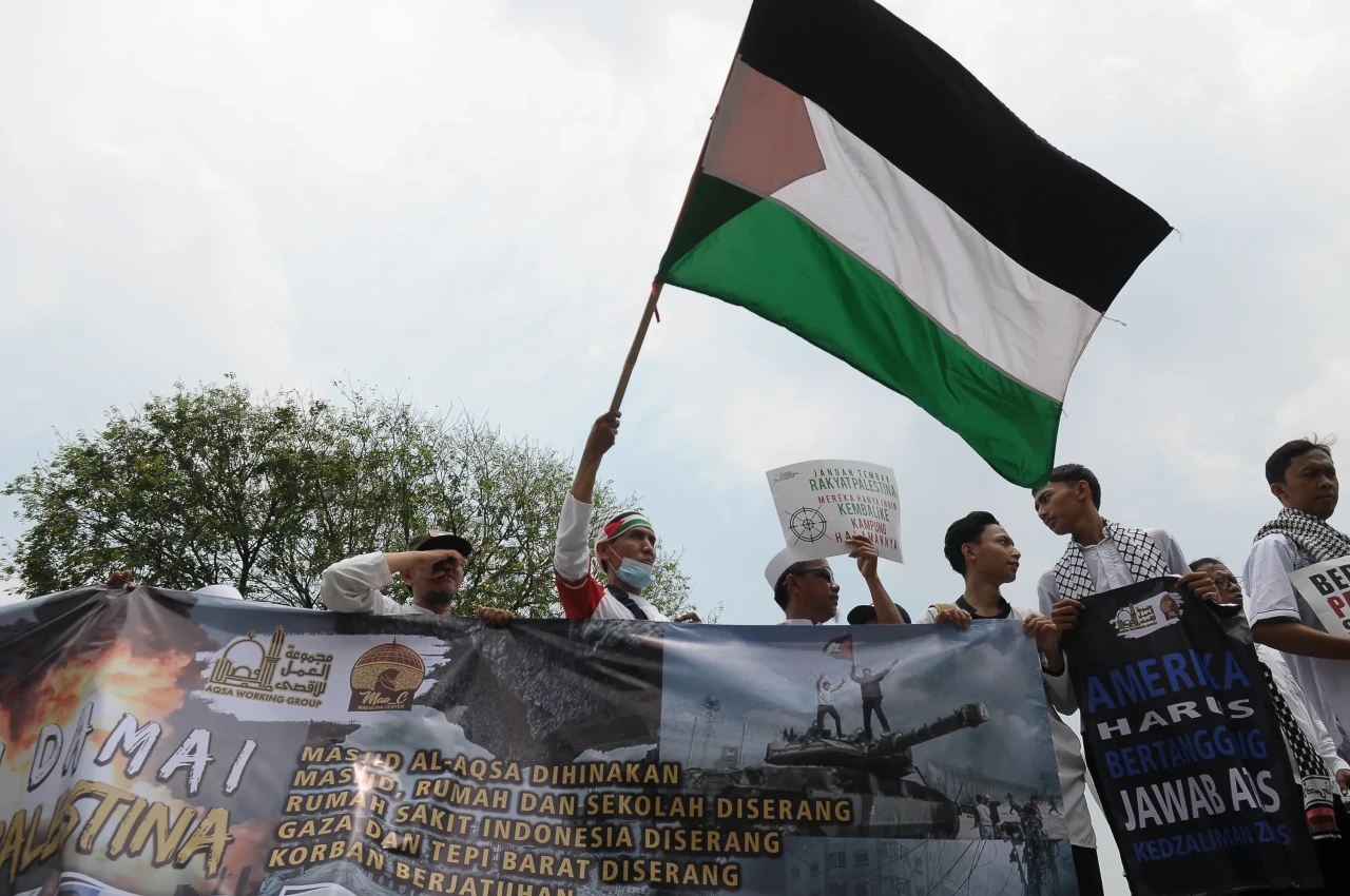 Aksi Solidaritas untuk...