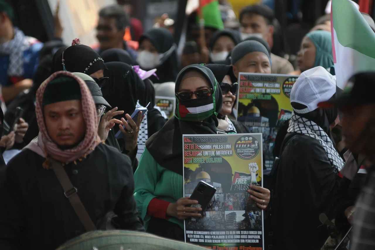 Aksi Solidaritas untuk...