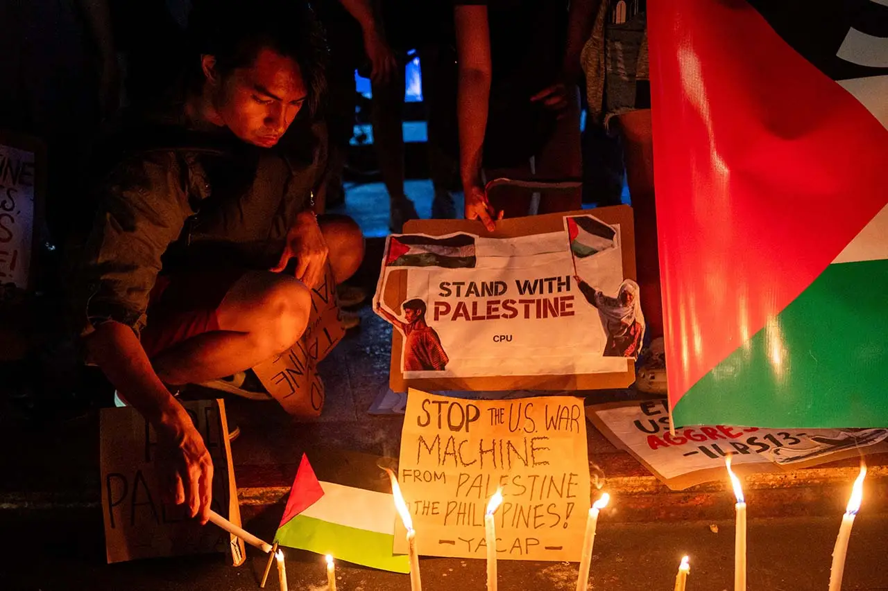 Stop Mengebom Gaza !...