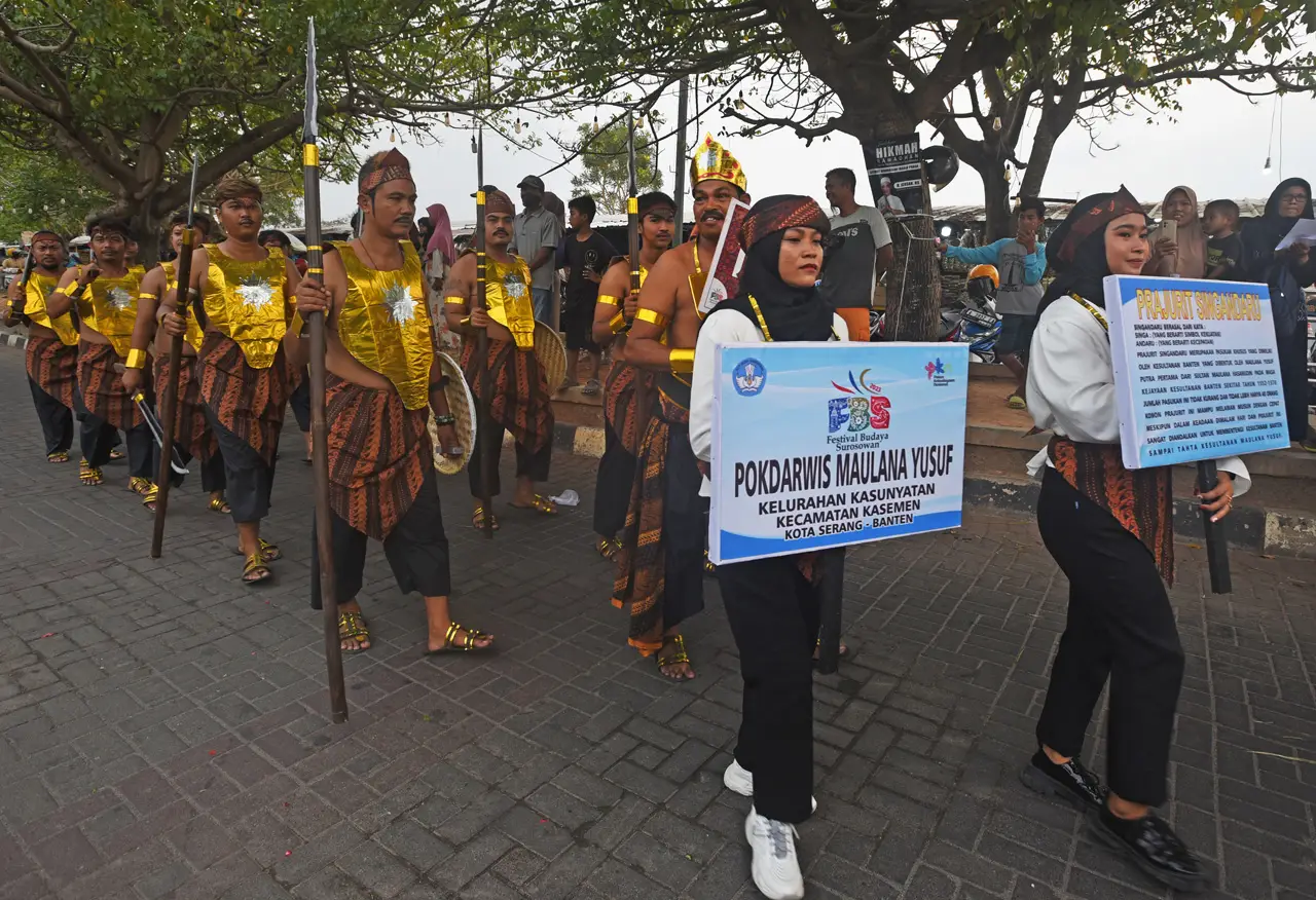 Festival Budaya Surosowan...