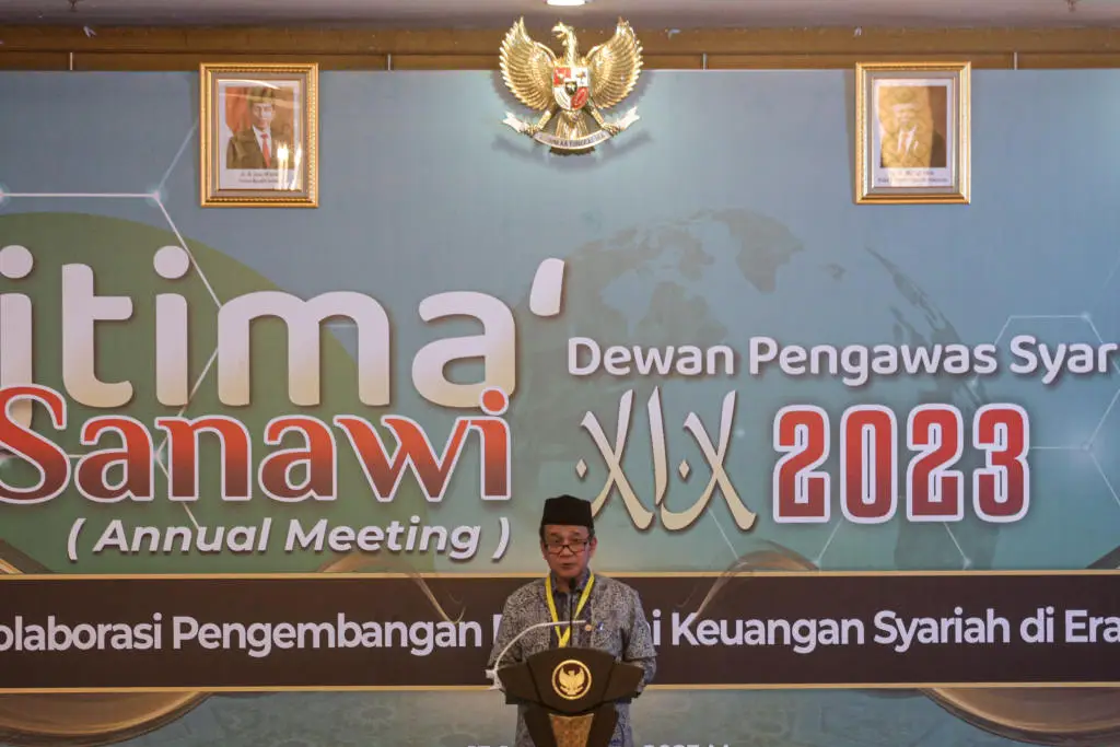 Wapres Maruf Amin Hadiri...