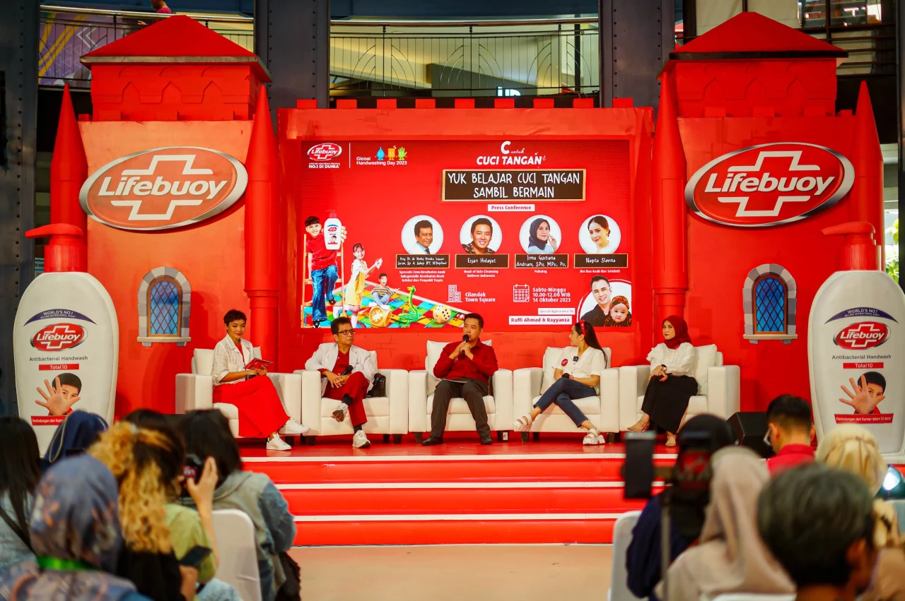 Lifebuoy Sambut Hari...