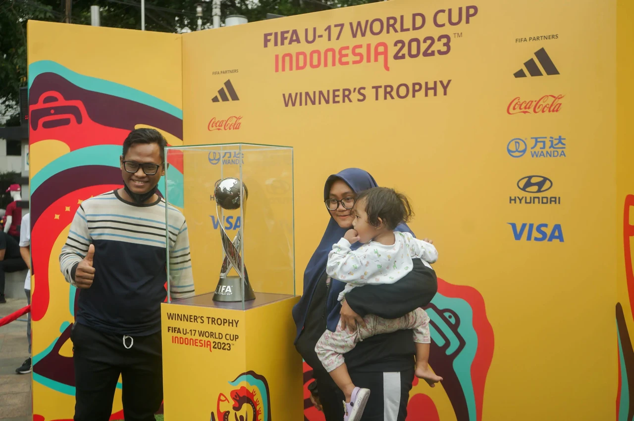 Trofi Piala Dunia U-17...
