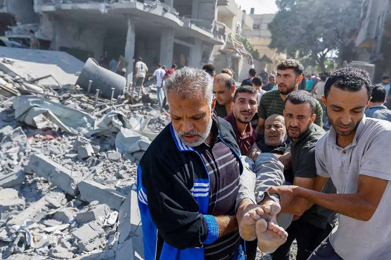 Israel Hancurkan Rumah...