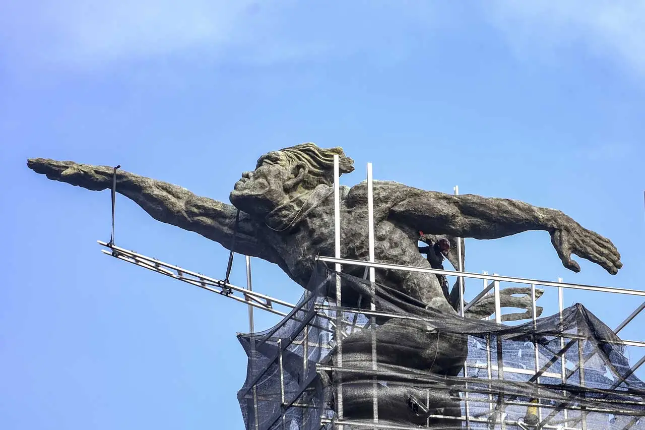 Perawatan Monumen Tugu...
