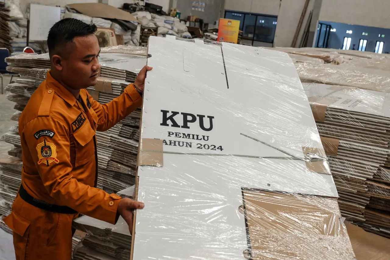 8.875 Kotak Suara untuk...