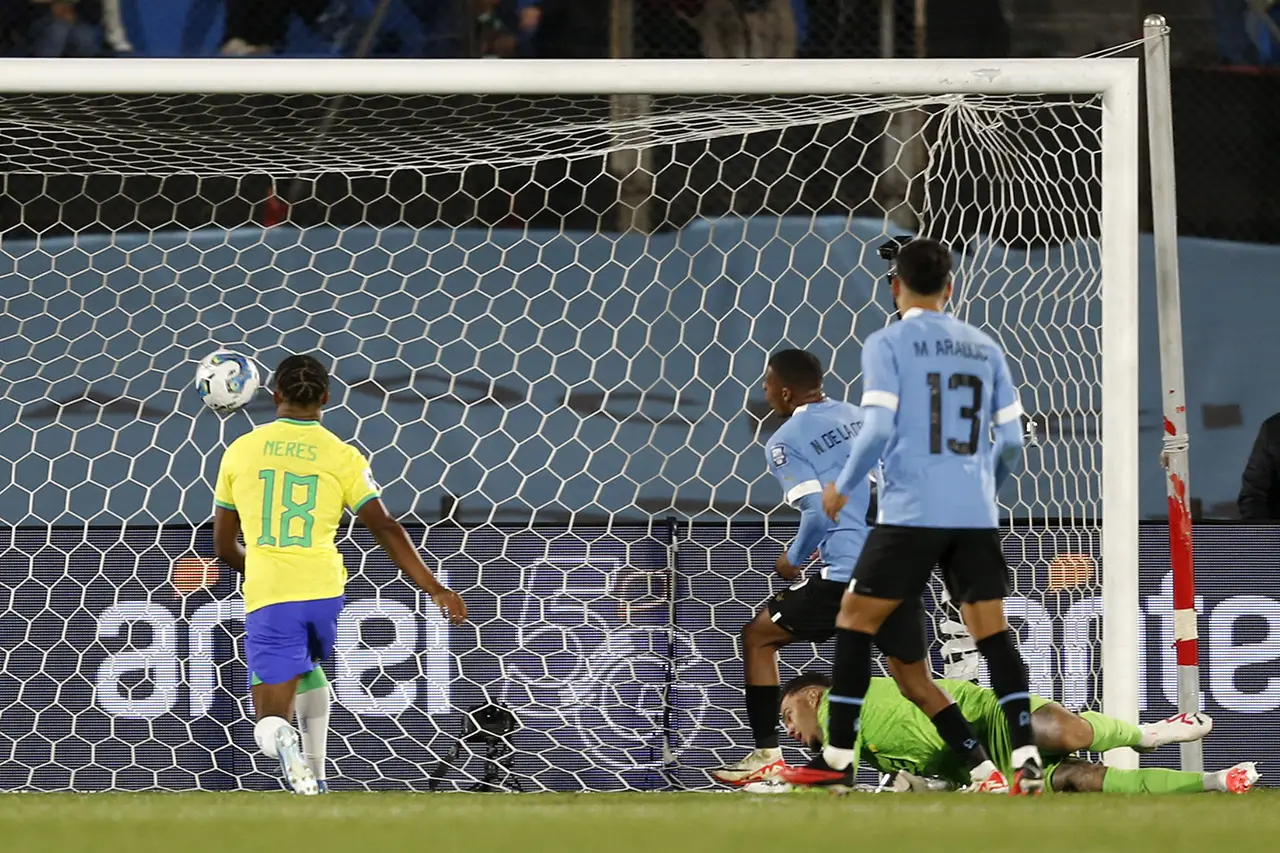 Neymar Menjerit Kesakitan,...