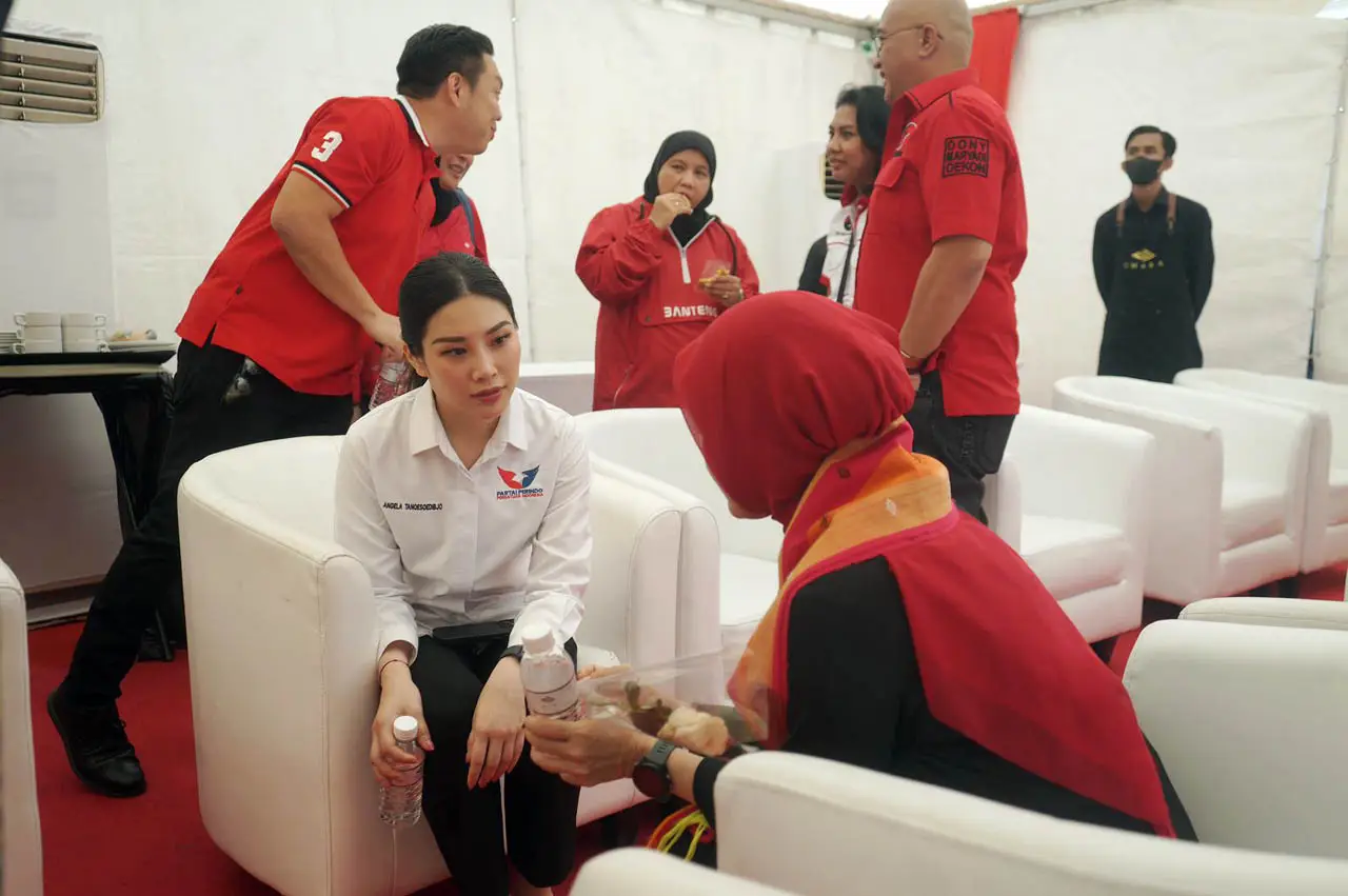 Angela Tanoesoedibjo...