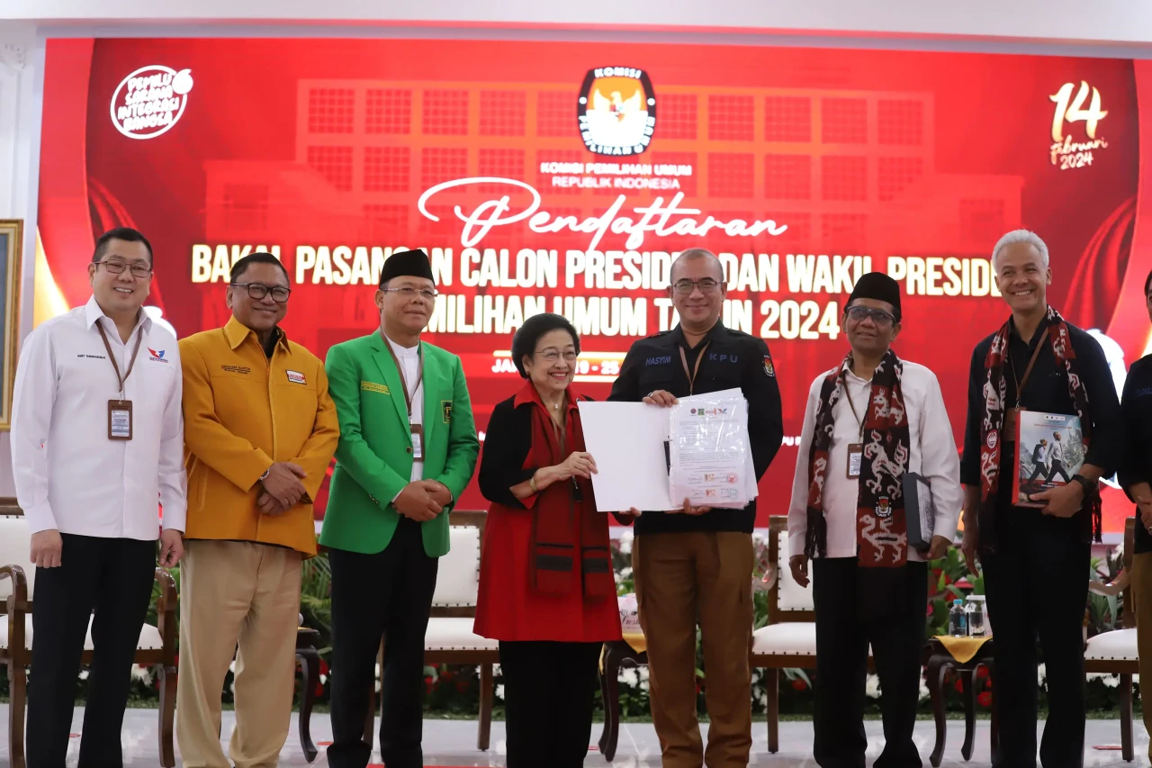 Ganjar Pranowo dan Mahfud...