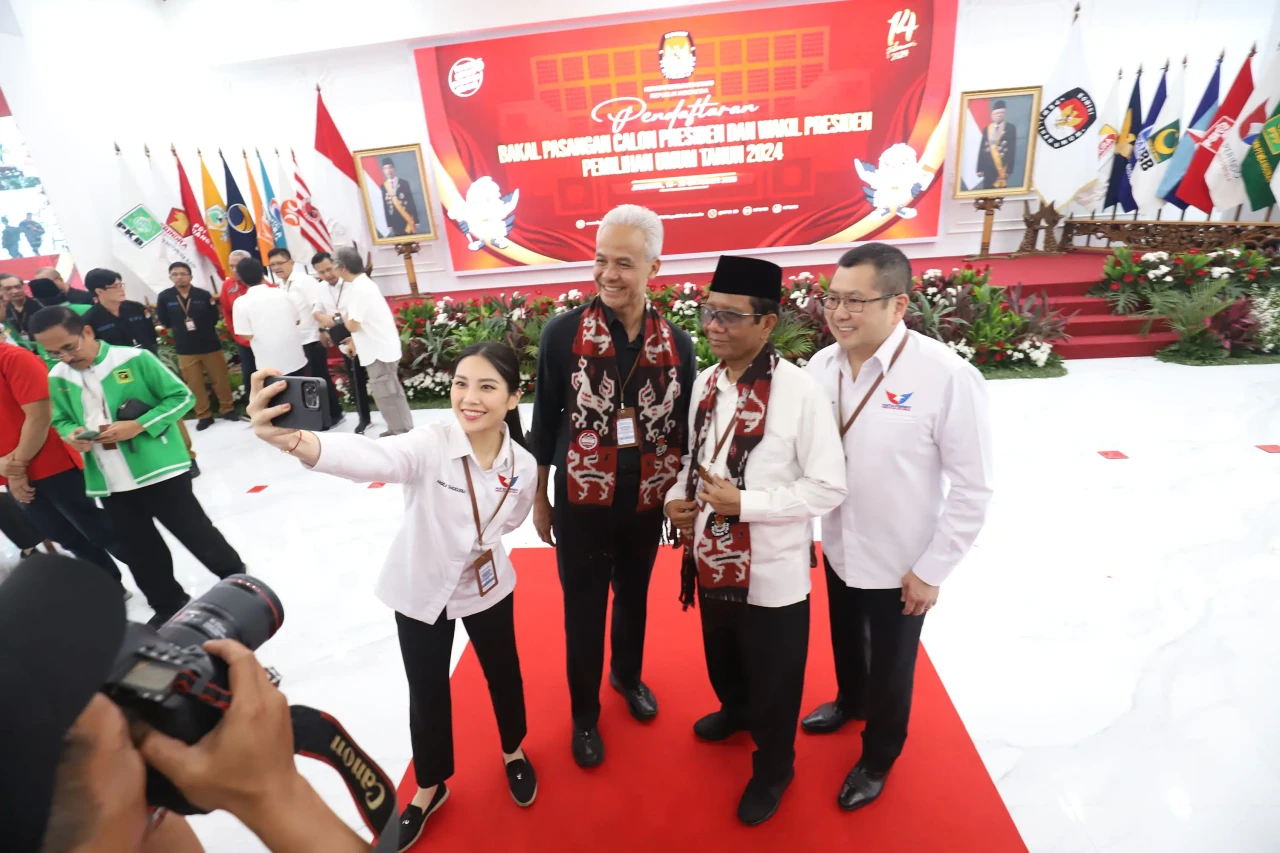 Ganjar Pranowo dan Mahfud...