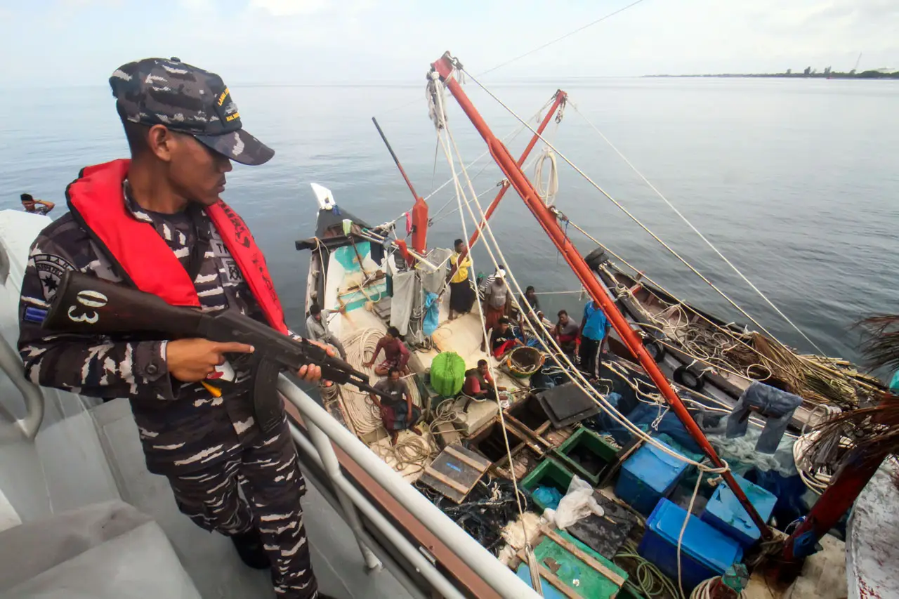 TNI AL Gelar Patroli...