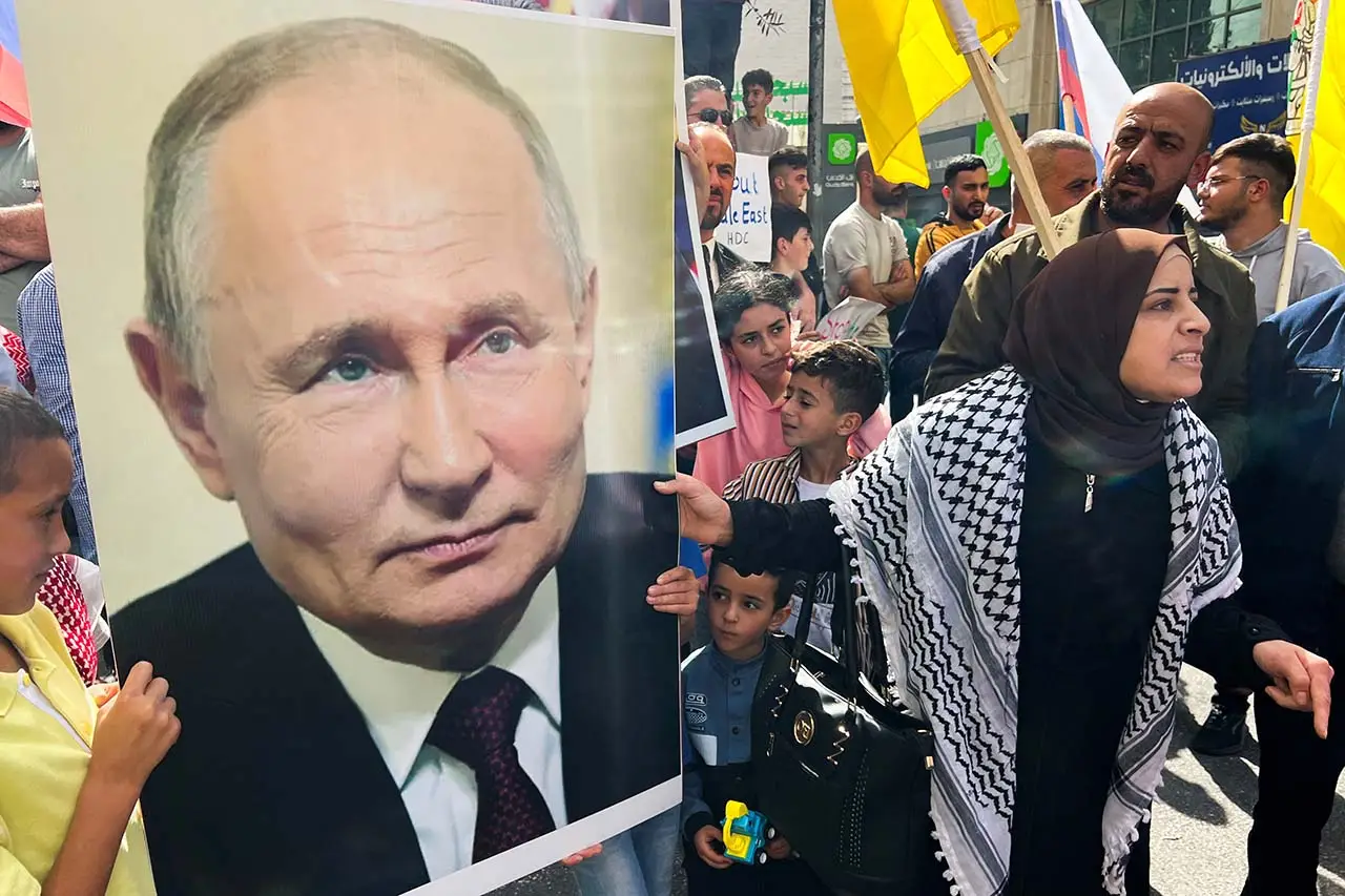Demo Kutuk Israel, Warga...
