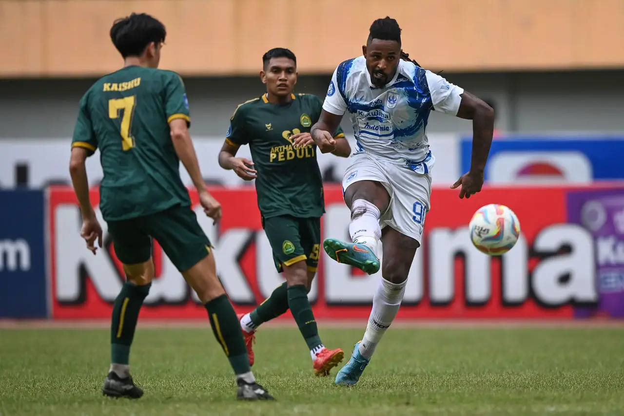 PSIS Semarang Kalahkan...