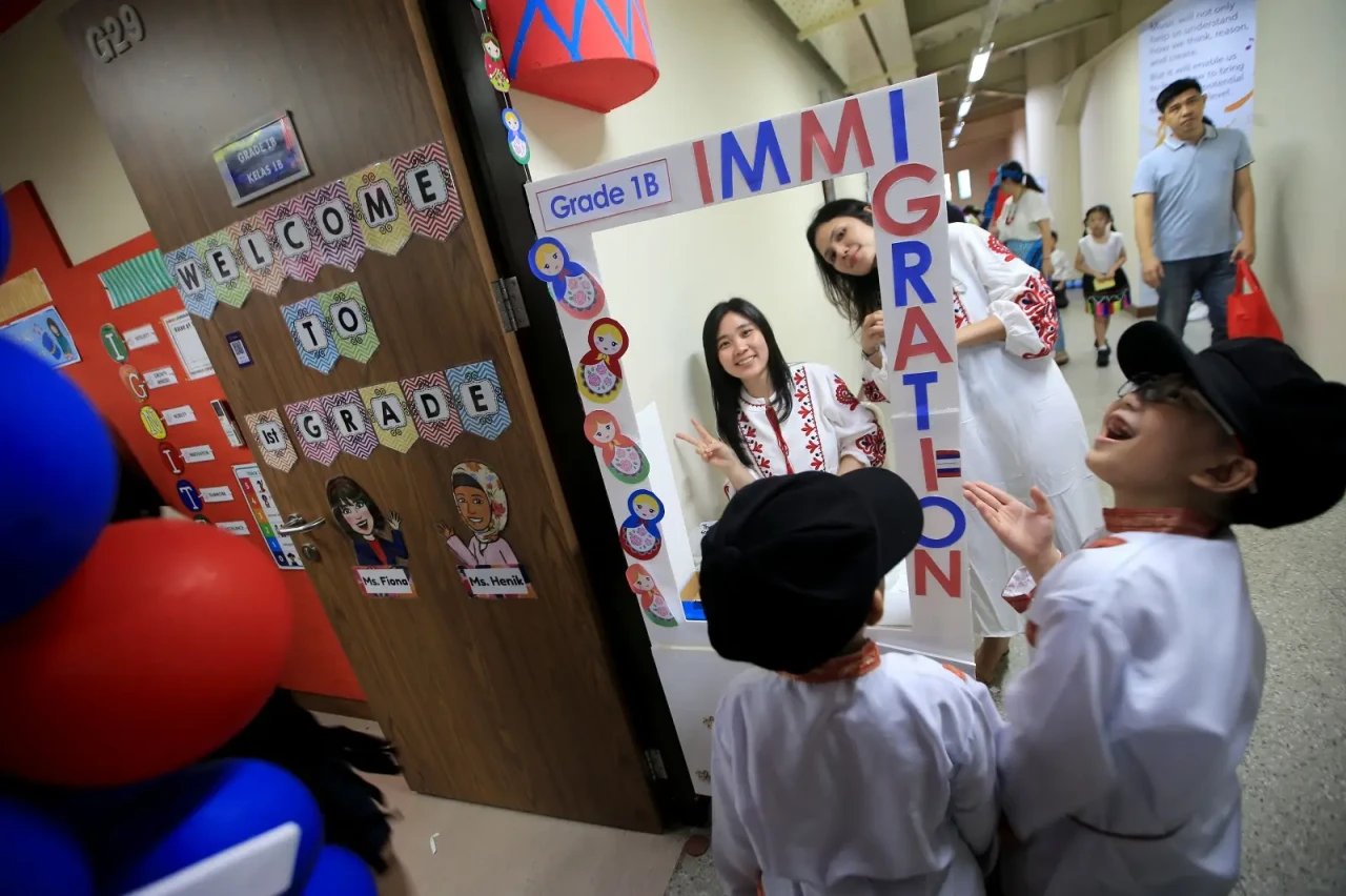 Sampoerna Academy Gelar...