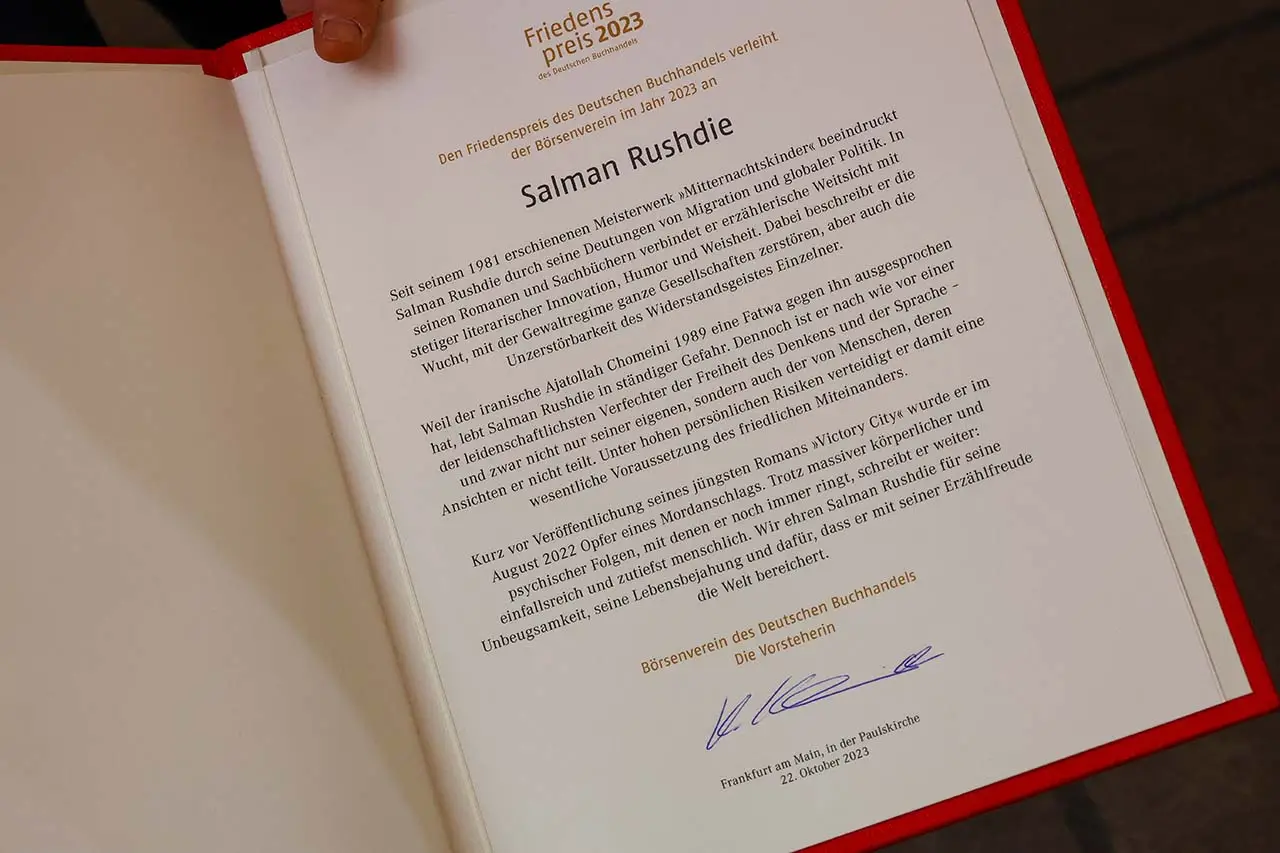 Penulis Buku Ayat-ayat...