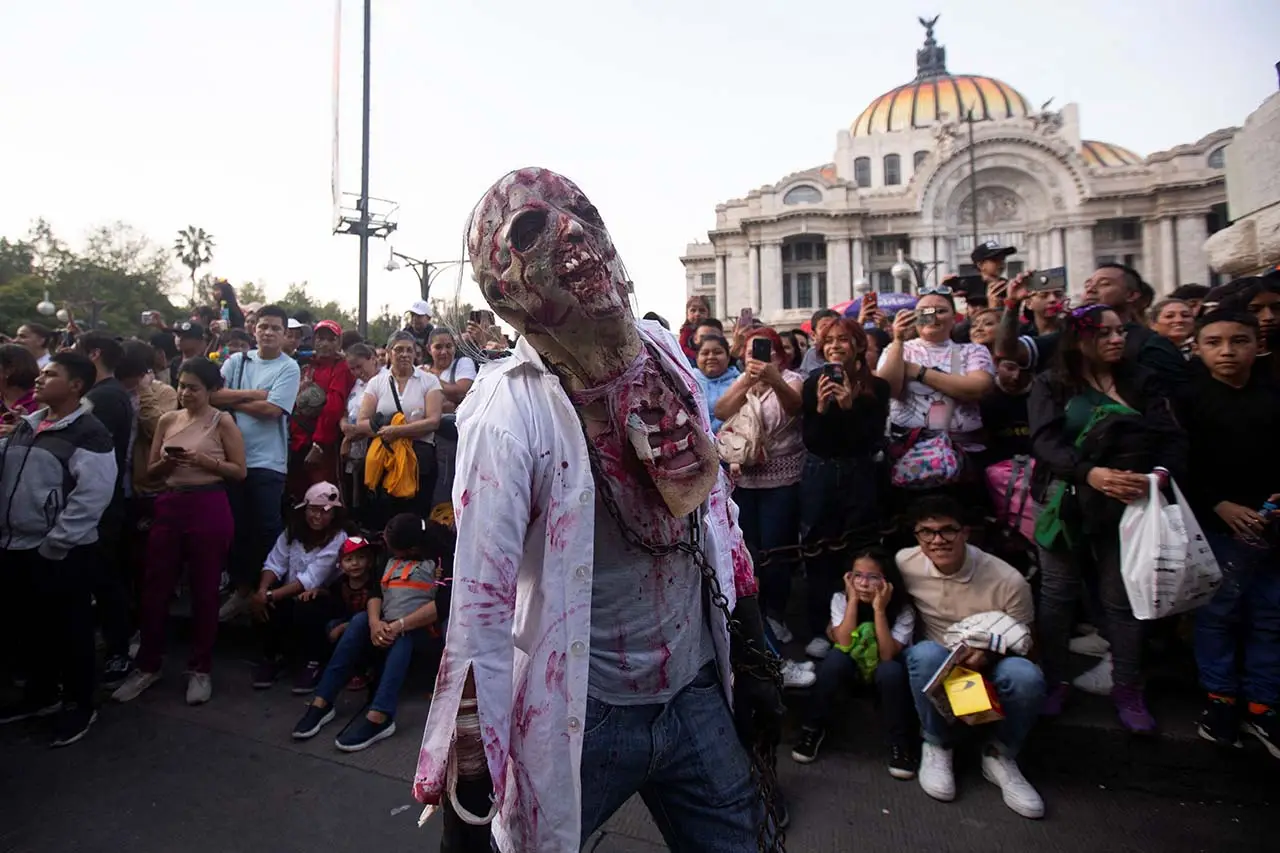 Ngeri! Ratusan Zombie...