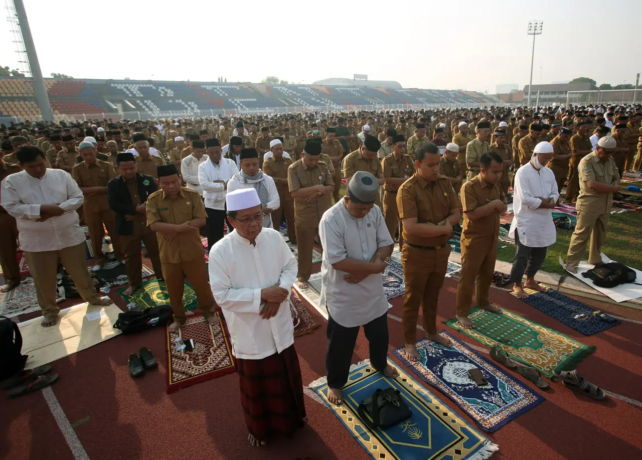 Warga Tangerang Gelar...
