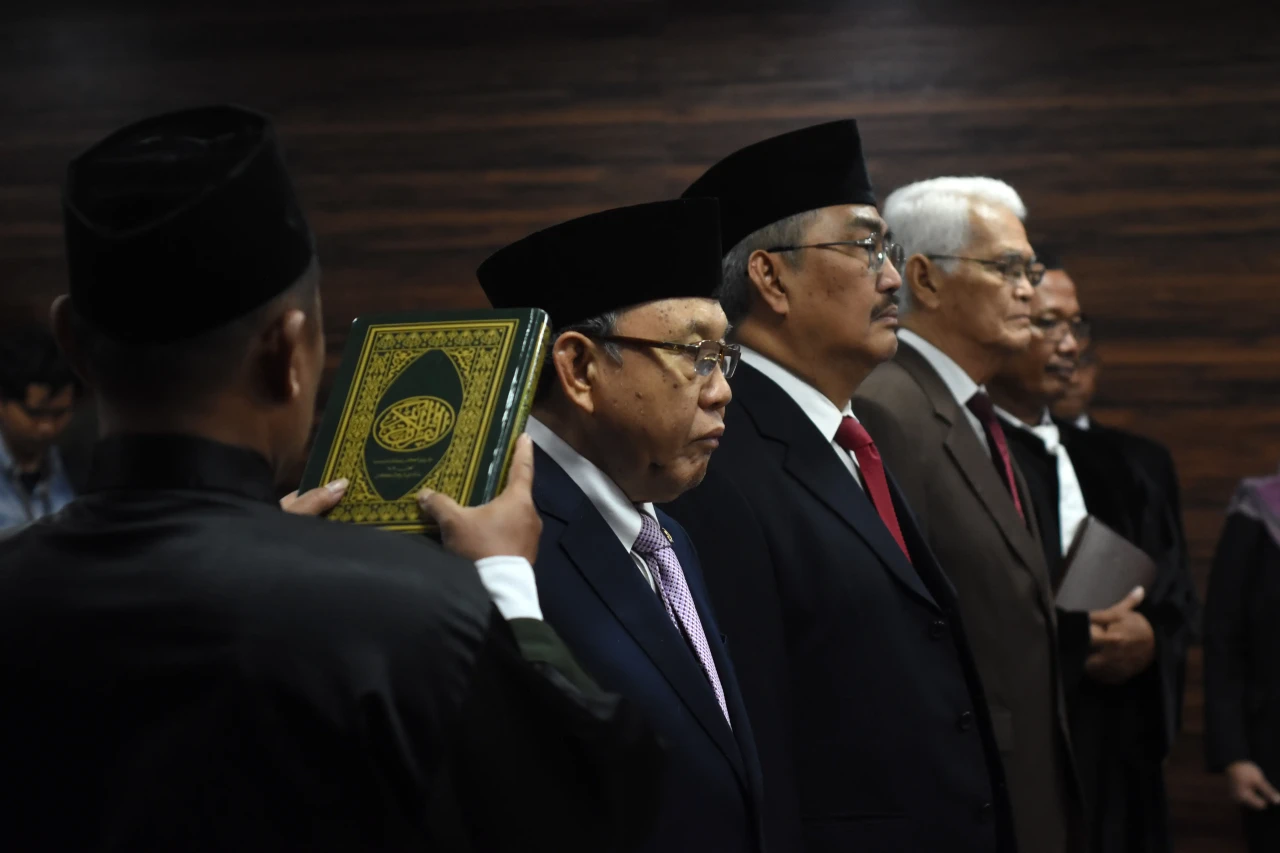 Pelantikan Anggota Majelis...