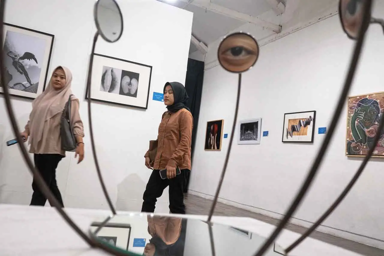 Mengunjungi Pameran...