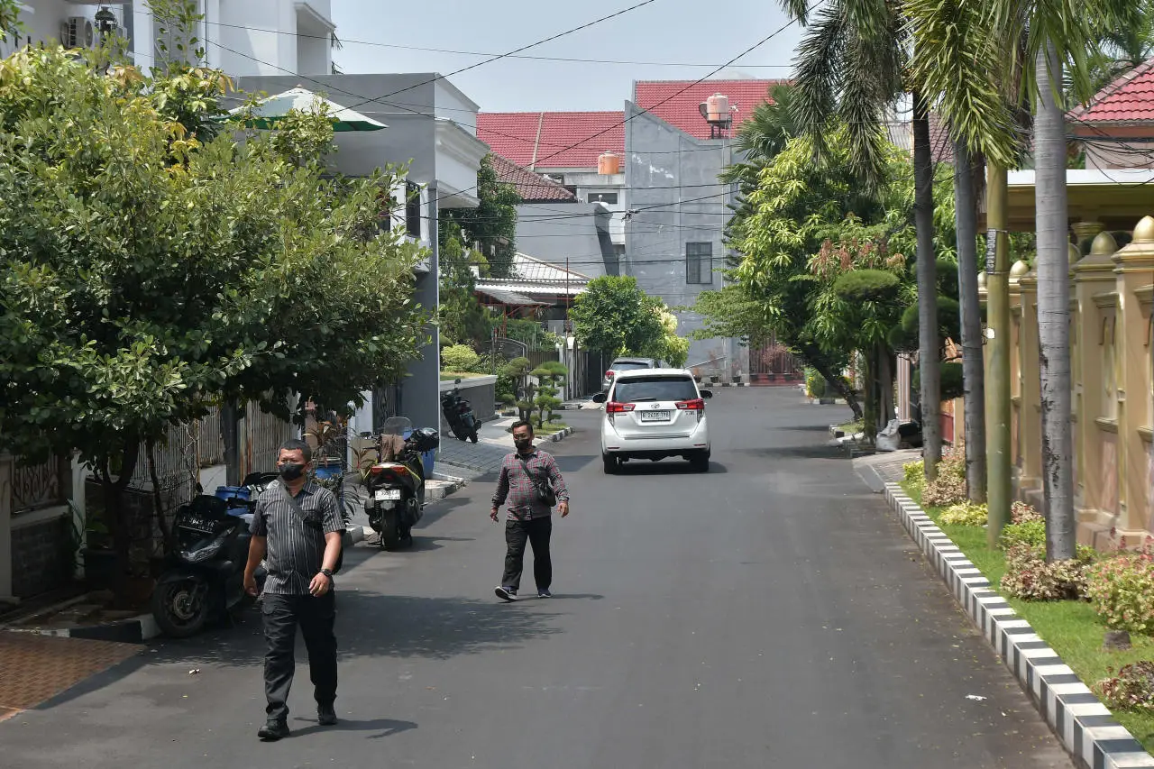 Penampakan Polisi Geledah...