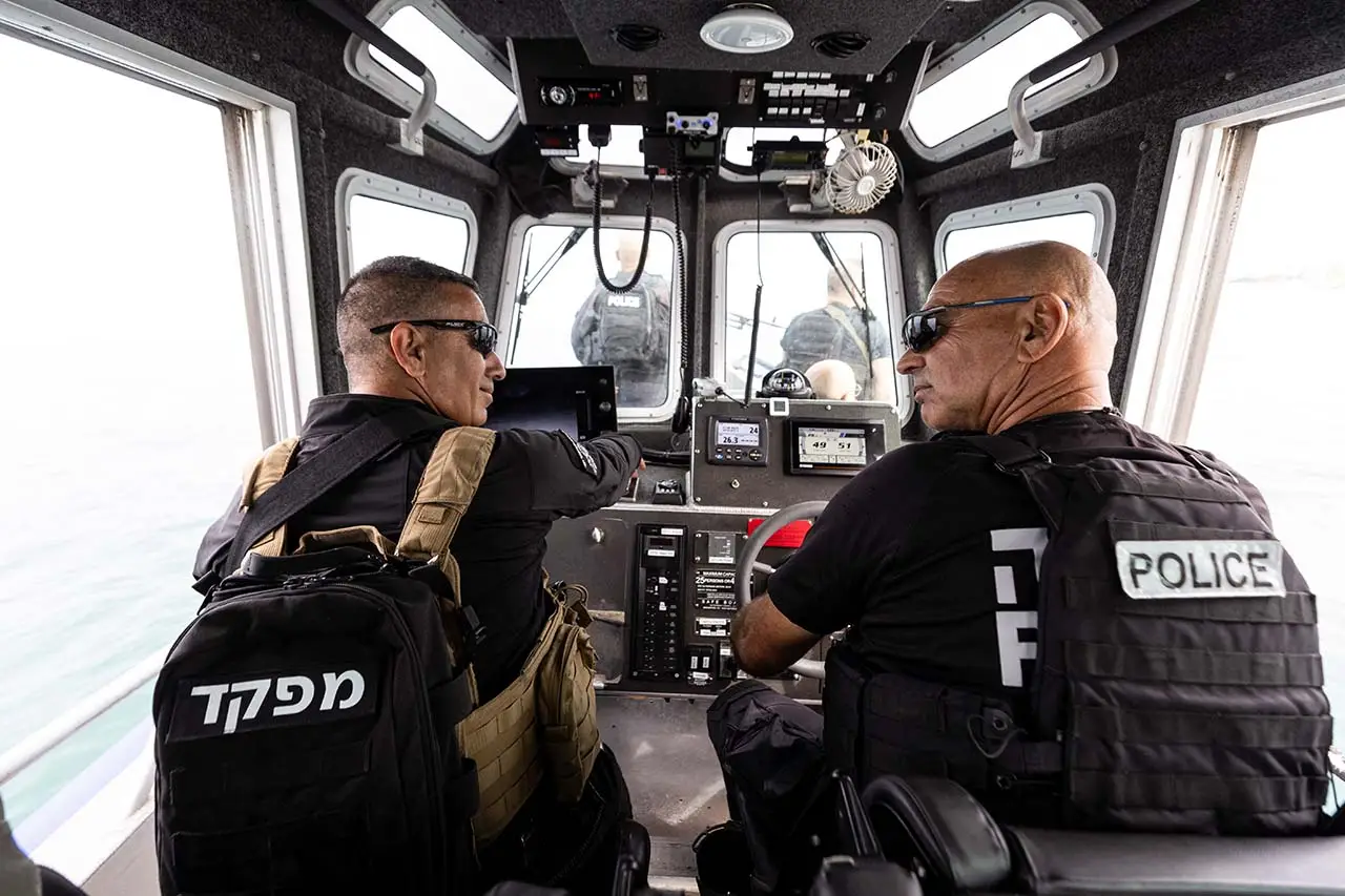 Polisi Israel Patroli...