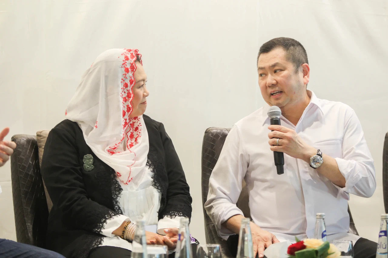 Yenny Wahid Resmi Dukung...