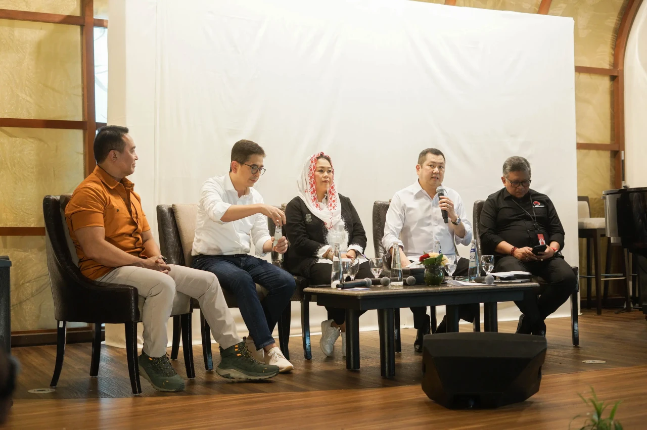 Yenny Wahid Resmi Dukung...