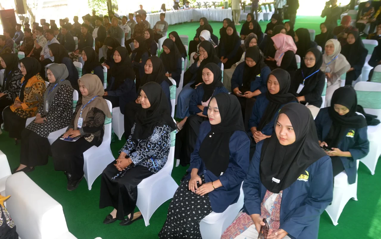 BTN Edukasi Santri di...