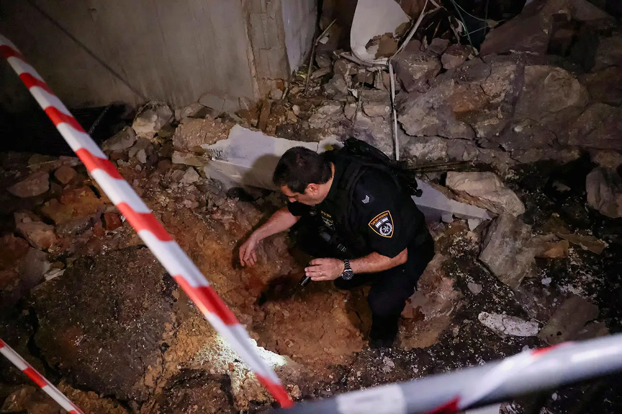Roket Hamas Hantam Kiryat...