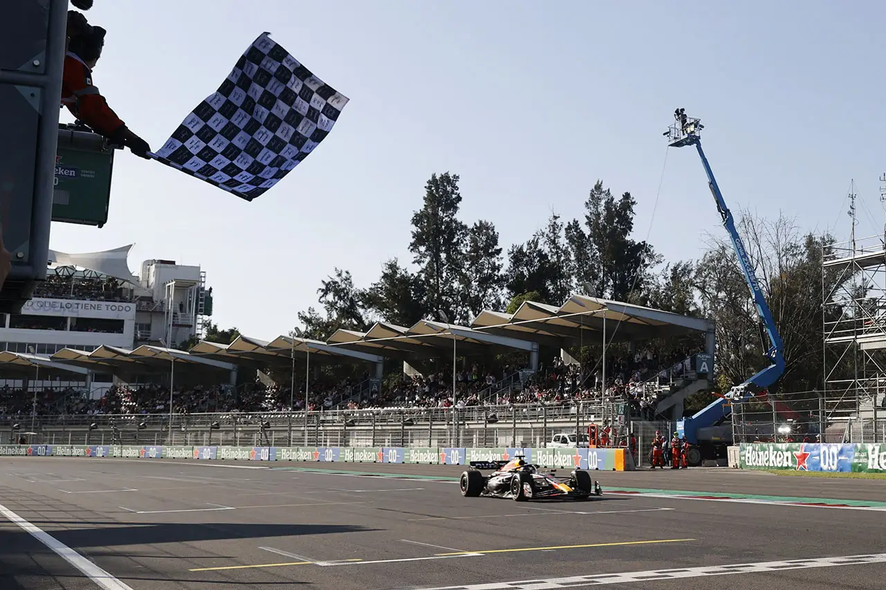 Sejarah! Max Verstappen...