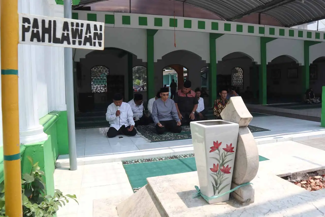 TPN Ganjar-Mahfud Kunjungi...