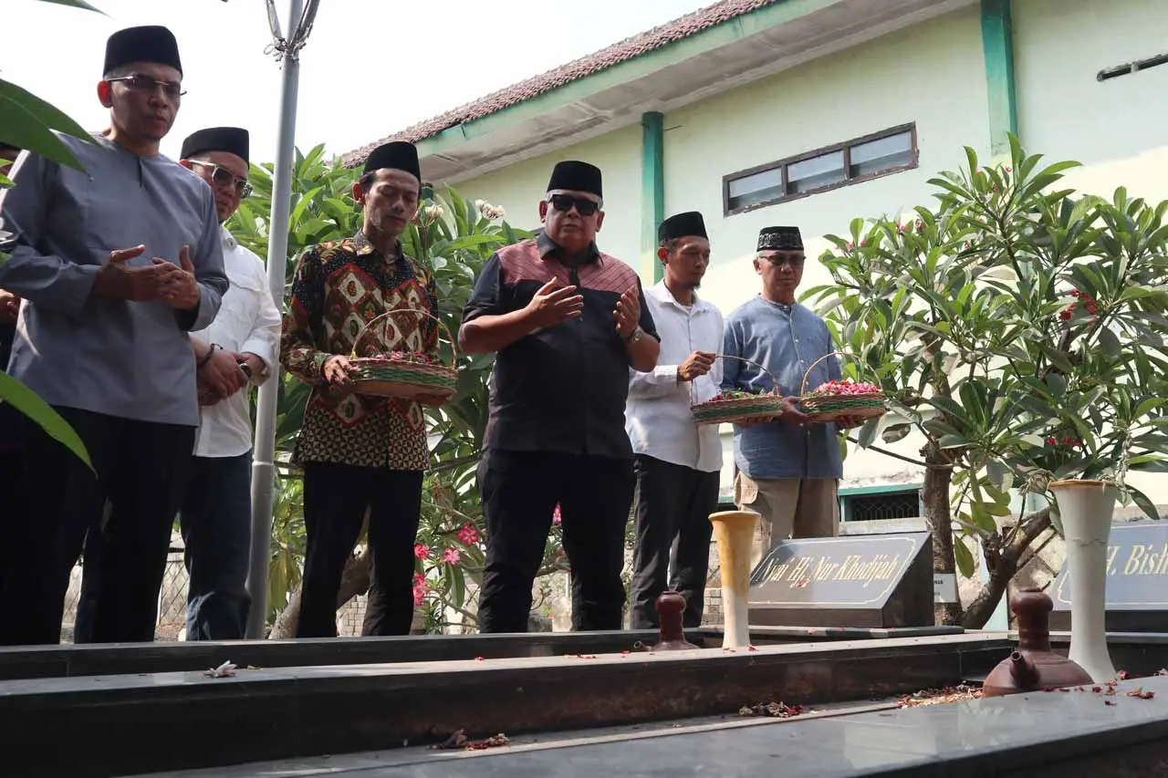 TPN Ganjar-Mahfud Kunjungi...
