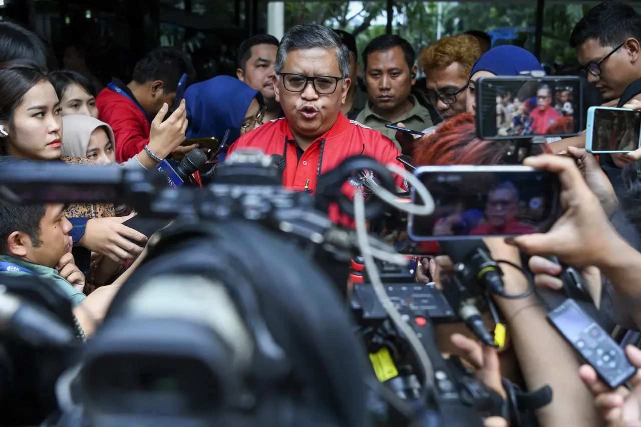 Sekjen PDIP Tanggapi...
