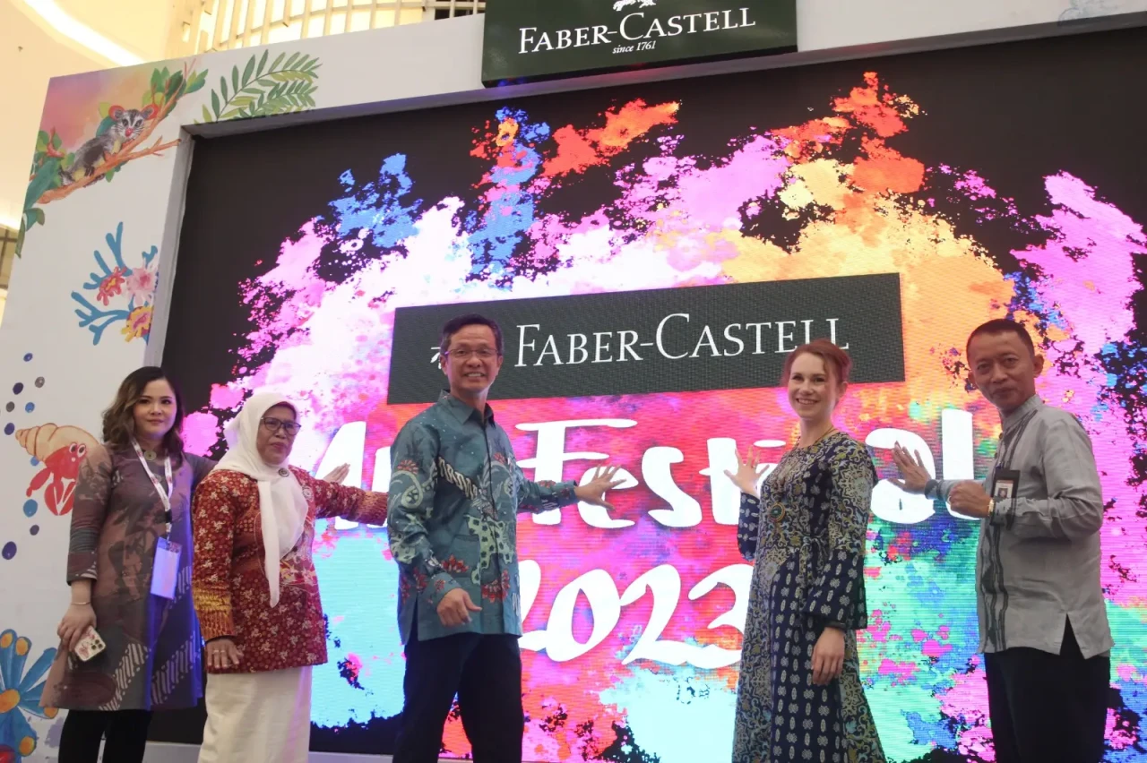 Keseruan Faber-Castell...