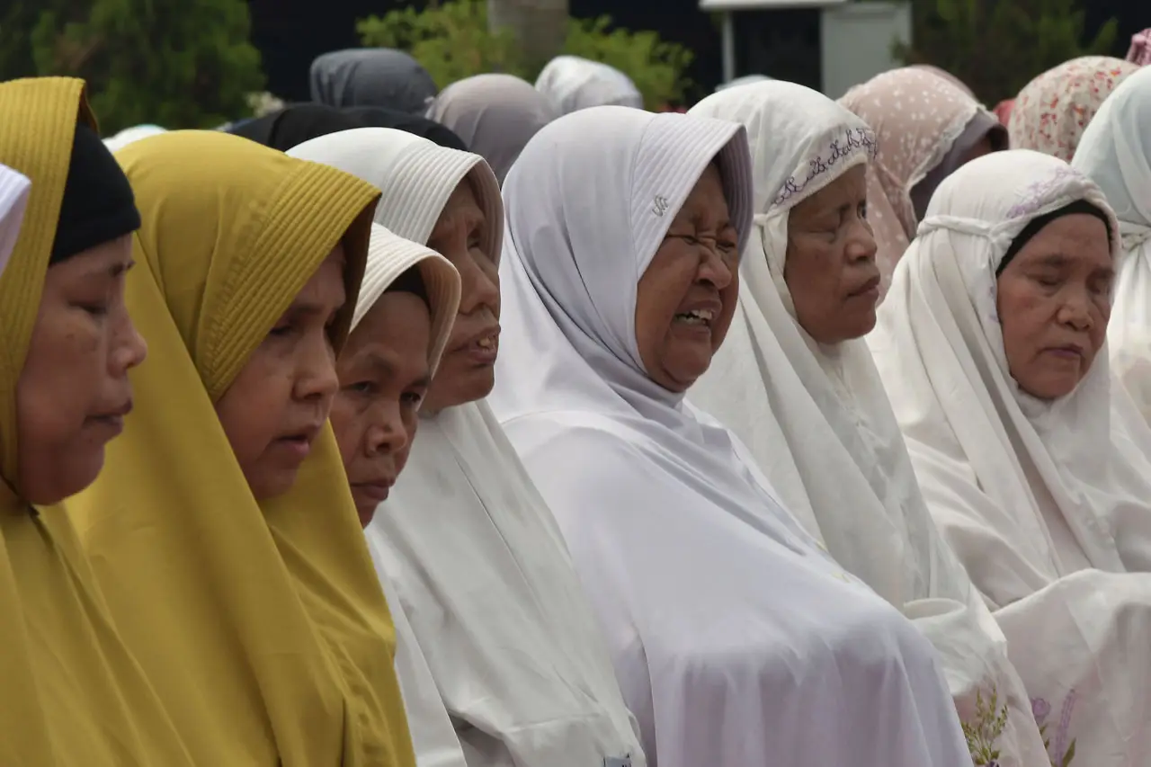 Ratusan Warga Bekasi...