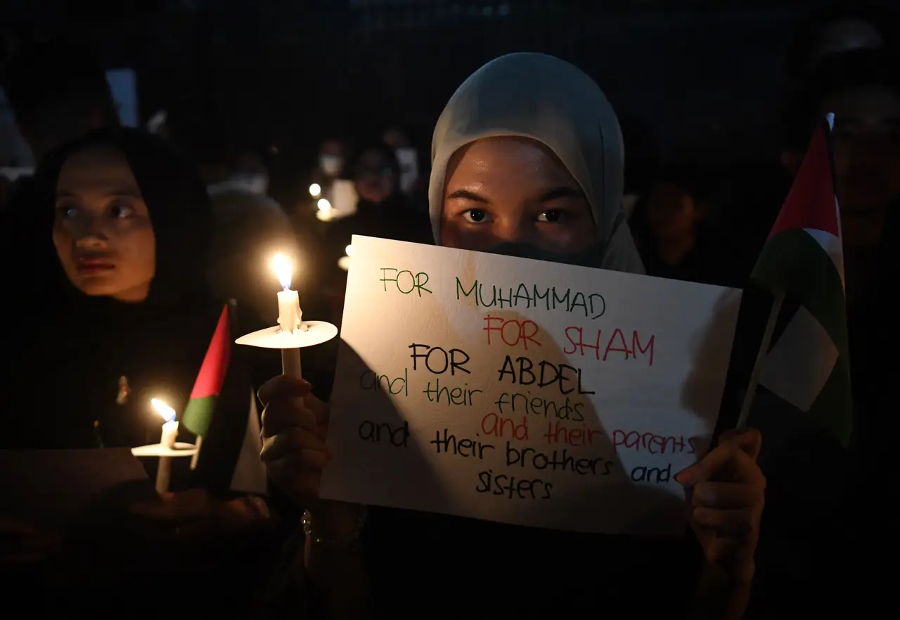 Aksi Mendukung Pembebasan...