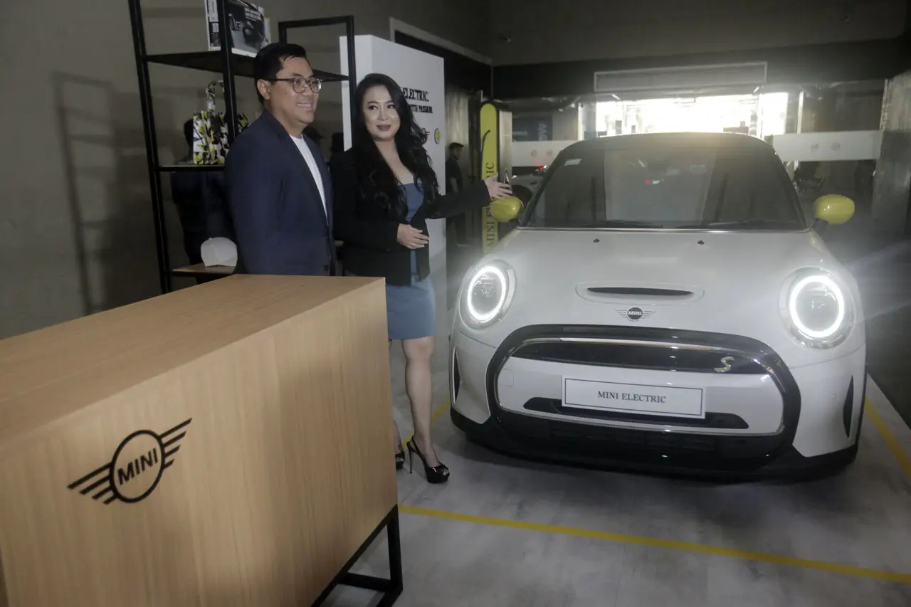 BMW Group Electric Vehicle...