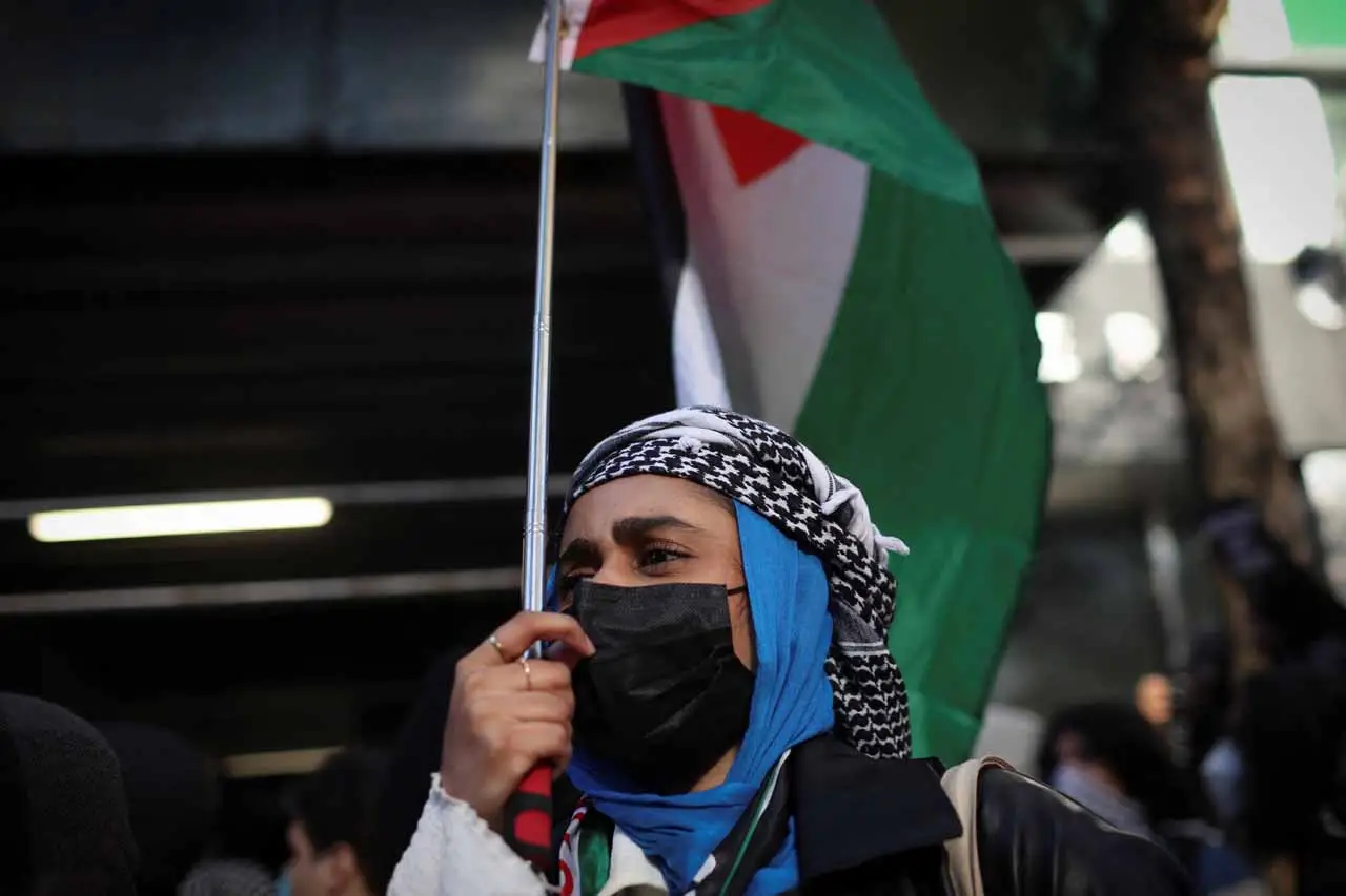 Bela Palestina, Mahasiswa...