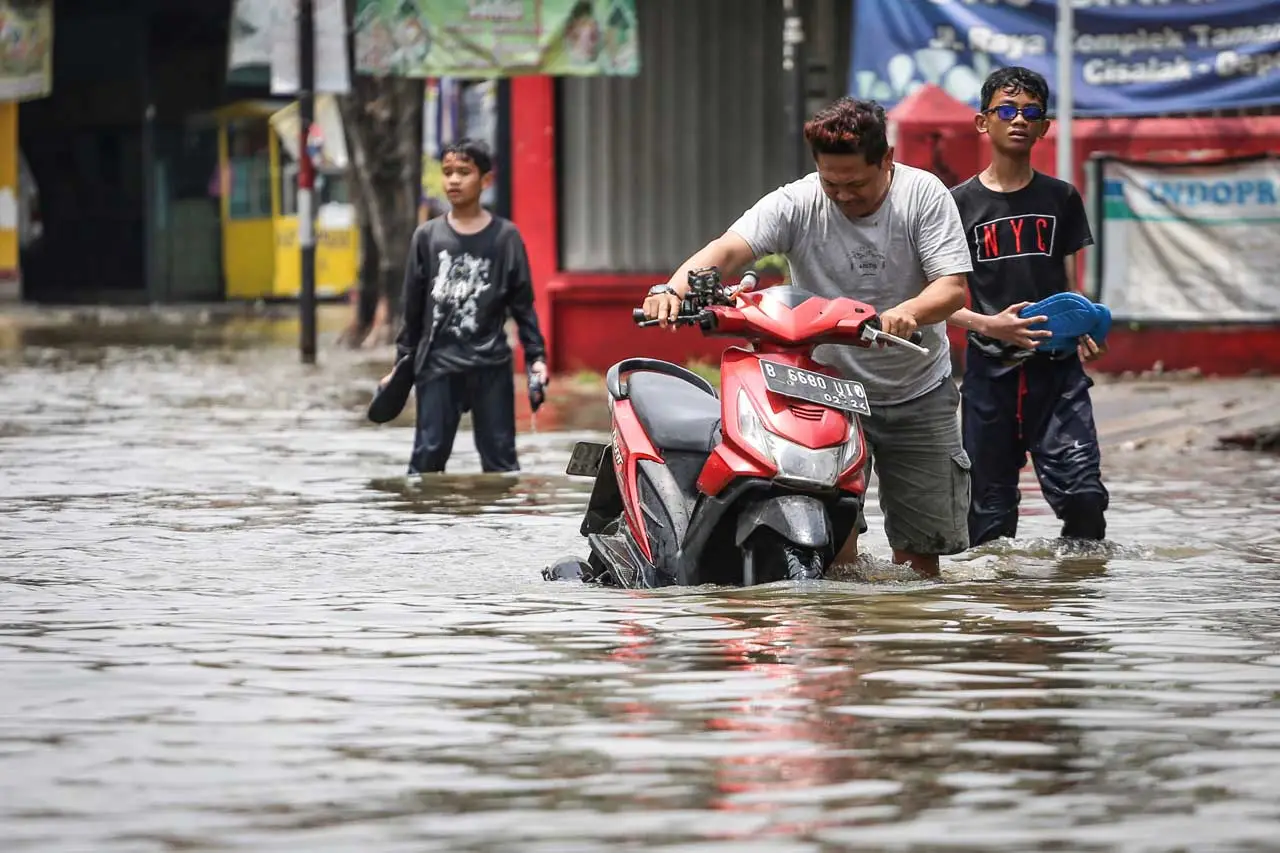 Taman Duta Depok Diterjang...