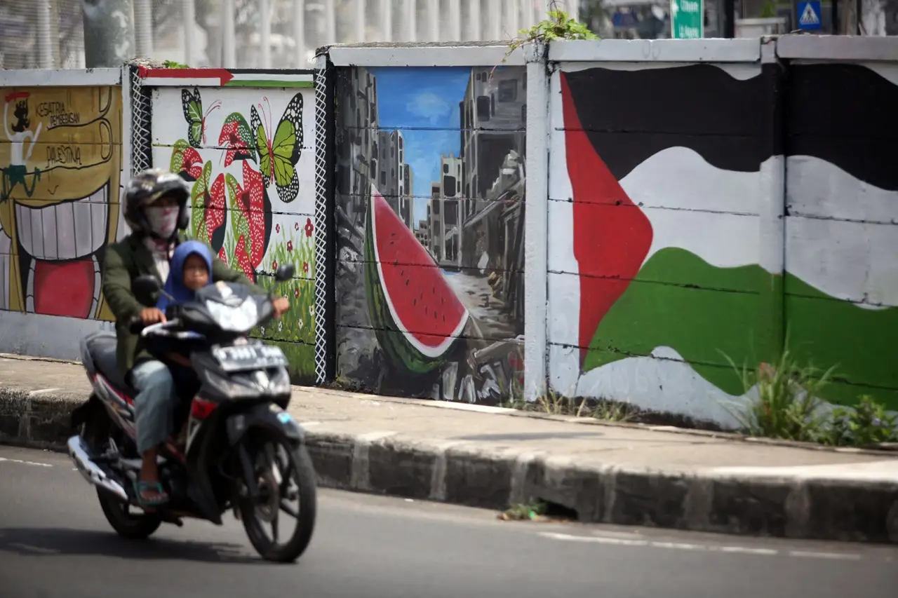 Mural Dukungan untuk...