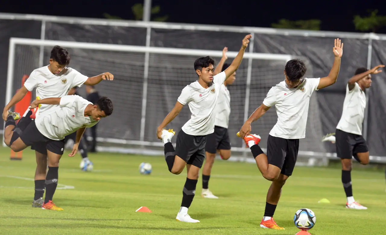 Latihan Timnas Indonesia...