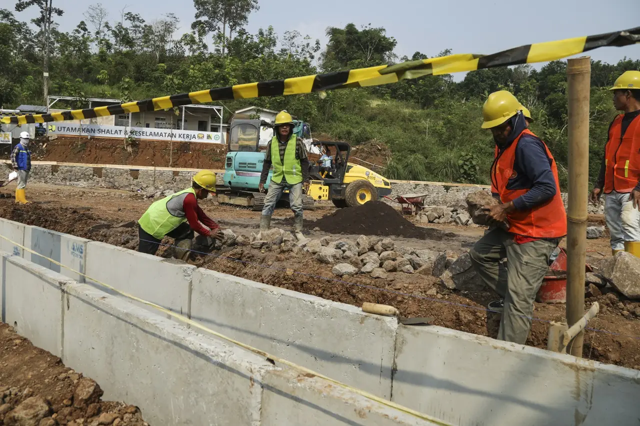 Pembangunan Rumah Relokasi...