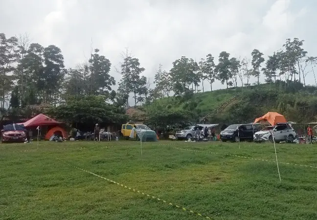 Peringati HUT Ke-15,...